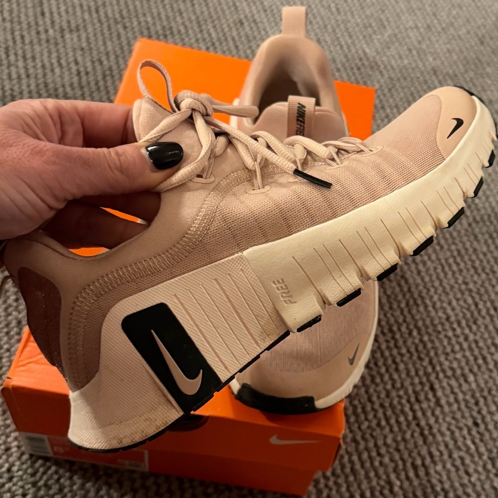 Nike Tan and Black Athletic Shoes